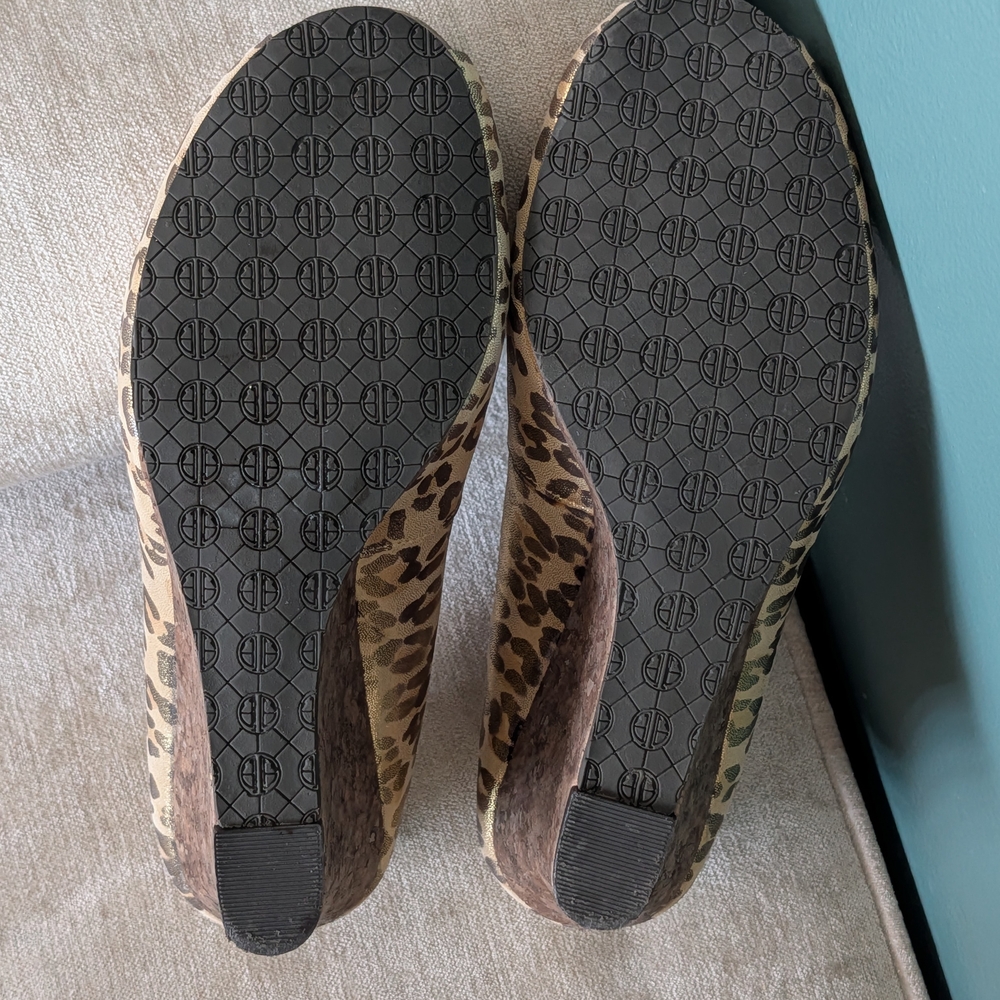 Lilly Pulitzer Leopard Print Resort Chic Wedge Sandal Sz 8.5 - Picture 14 of 14